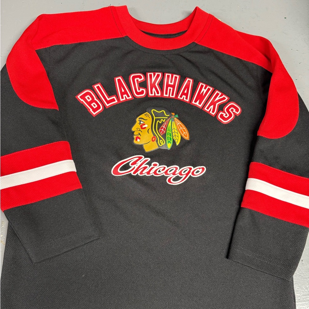 Blackhawks Red and Black Long Sleeve Shirt